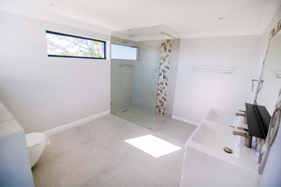 4 Bedroom Property for Sale in Kromme River Estate Eastern Cape